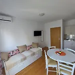 Apartment Apartments Crnjac Rogoznica (Sibenik-Knin)