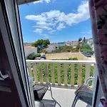 Apartments Crnjac * Rogoznica (Sibenik-Knin)