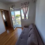 Apartments Crnjac * Rogoznica (Sibenik-Knin)