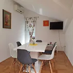 Apartment Apartments Crnjac Rogoznica (Sibenik-Knin)