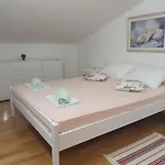 Apartments Crnjac
