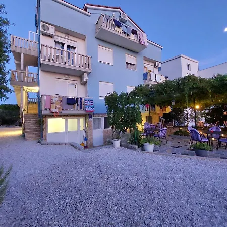 Apartments Crnjac