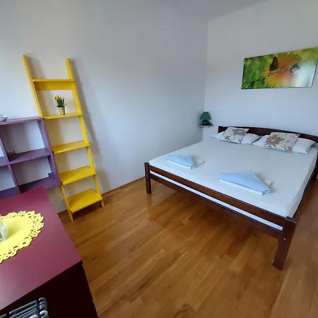 Apartments Crnjac