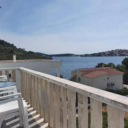 Apartments Crnjac Rogoznica (Sibenik-Knin)