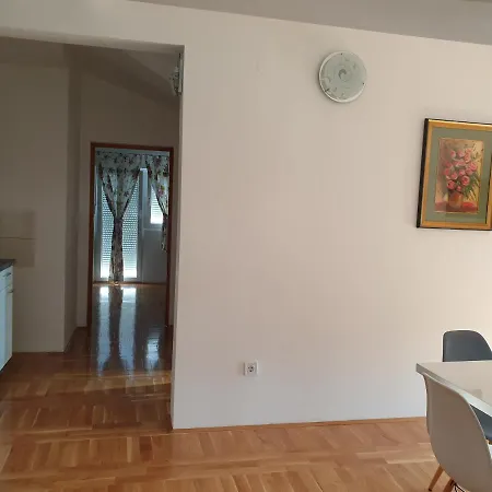 Apartments Crnjac Διαμέρισμα *