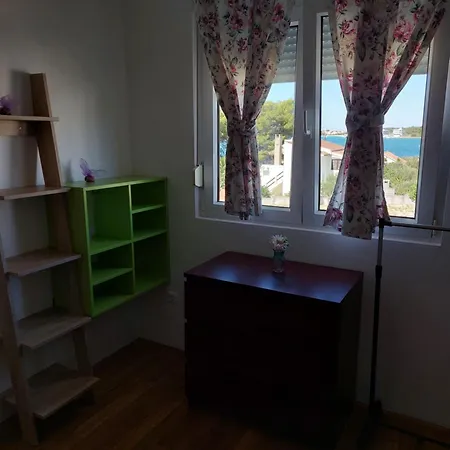 Apartments Crnjac * Rogoznica (Sibenik-Knin)