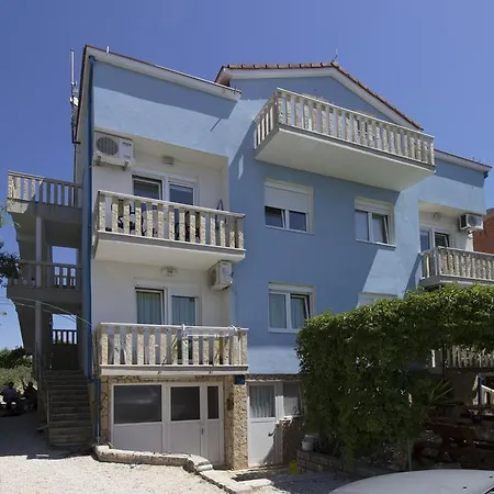 Apartments Crnjac