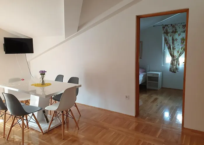 Crnjac Rogoznica (Sibenik-Knin)