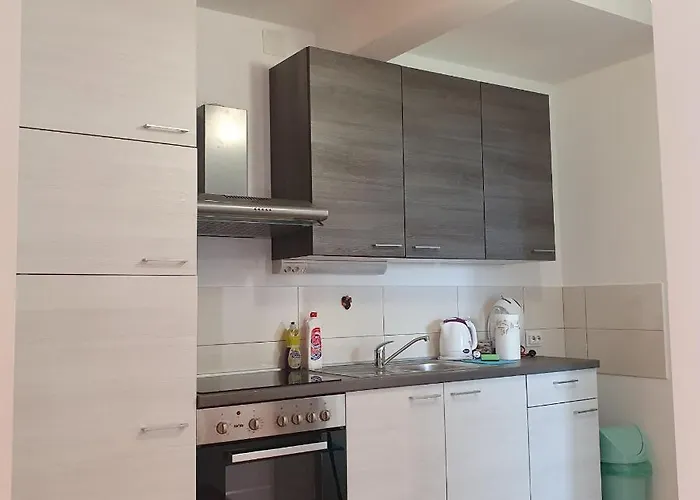 Crnjac * ロゴズニッツァ