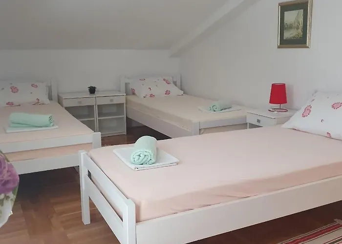 Crnjac Rogoznica (Sibenik-Knin)